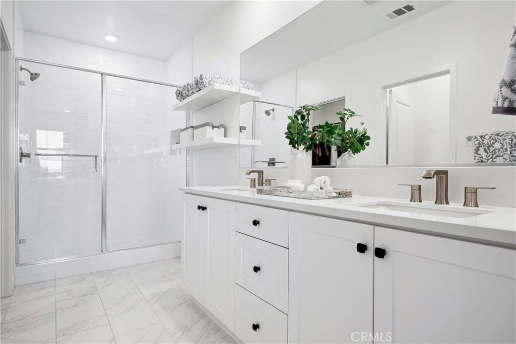 listing image 130720928738336957709