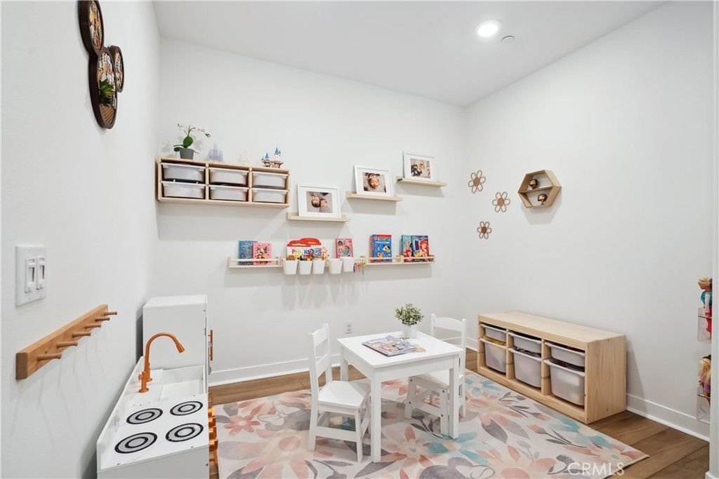 listing image 130729727235434488980