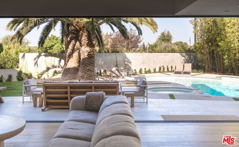 Photo of 606 N Ardmore Avenue, Manhattan Beach, CA 90266 (MLS # 26647161)