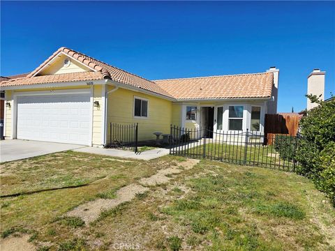 Photo of 36839 Goldenview Way, Palmdale, CA 93552 (MLS # SR26016485)
