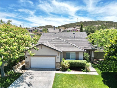 Photo of 27617 Bottle Brush Way, Murrieta, CA 92562 (MLS # IV26130640)