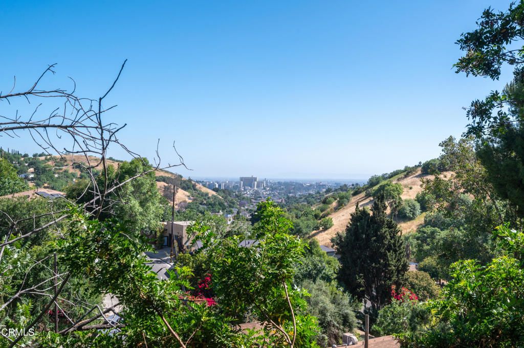 listing image 130722507890063426917