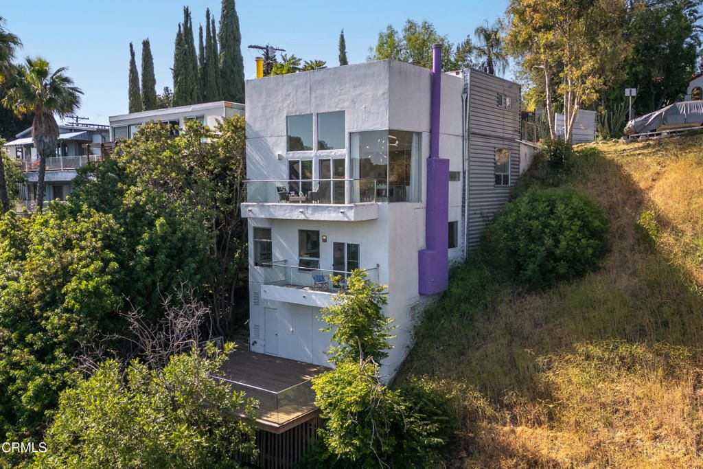 listing image 130729818417676893063
