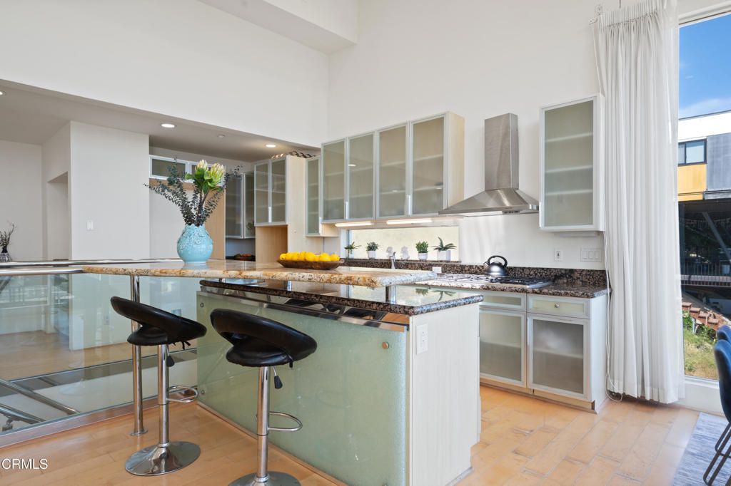 listing image 130728175910869010348