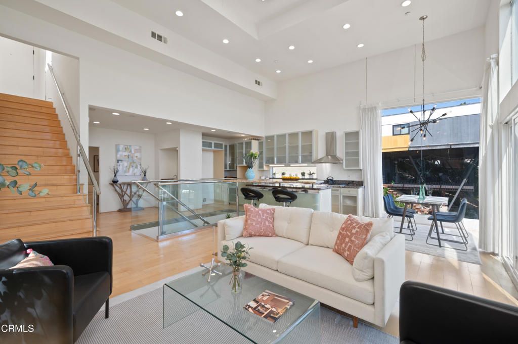 listing image 130728194752463649246