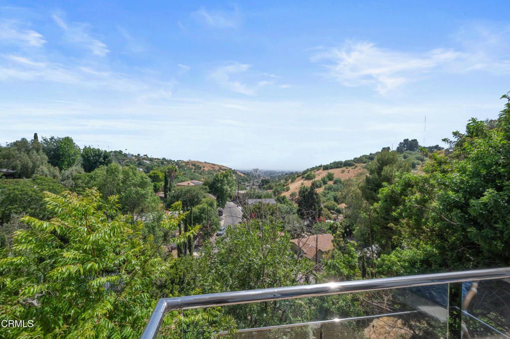 listing image 130722657109610469041