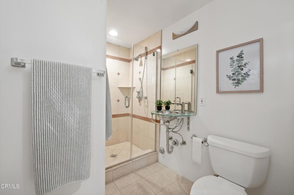 listing image 130729506528316722485
