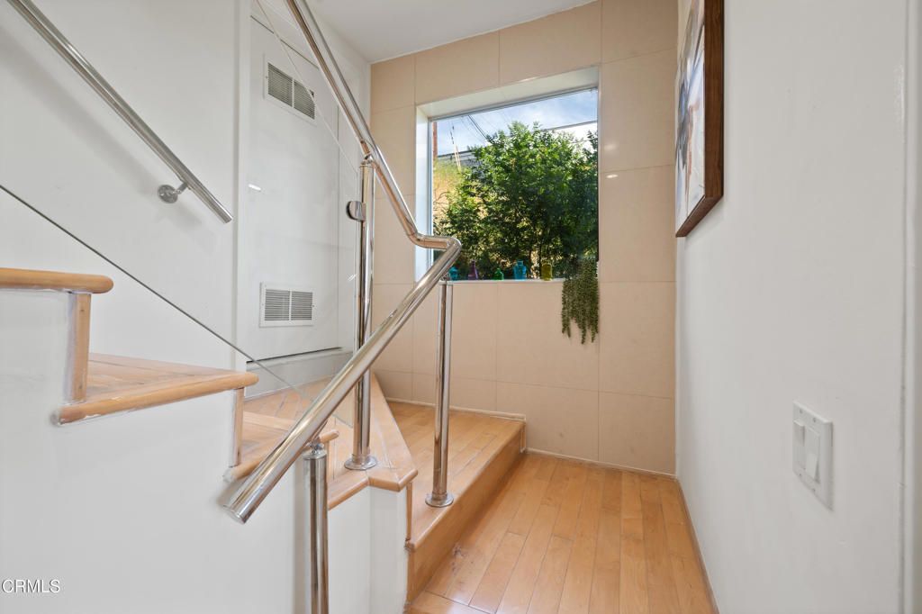 listing image 130722266032489343036