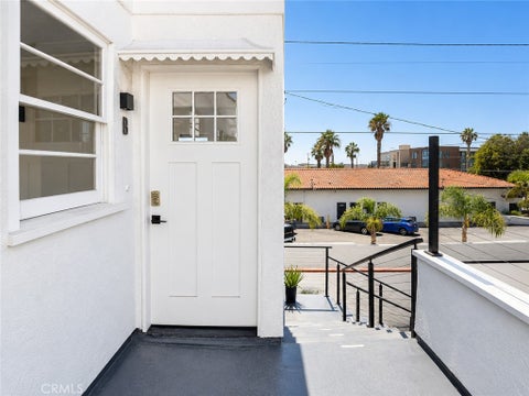 Photo of 1147 24th ST, Santa Monica, CA 90403 (MLS # SR26183931)