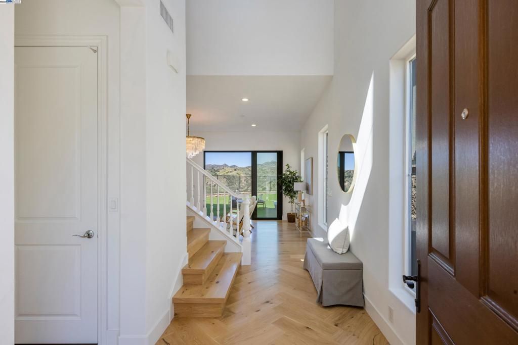 listing image 130728477944554310811