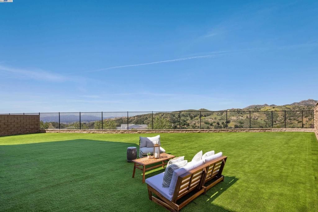 listing image 130729666522430010873