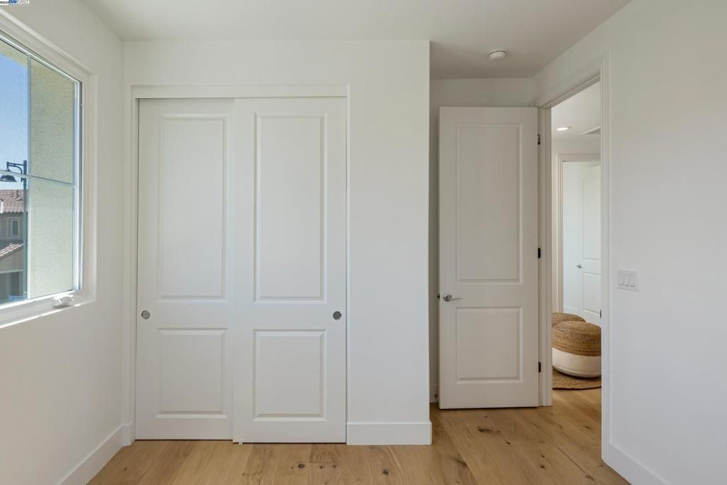listing image 130724485659526488909