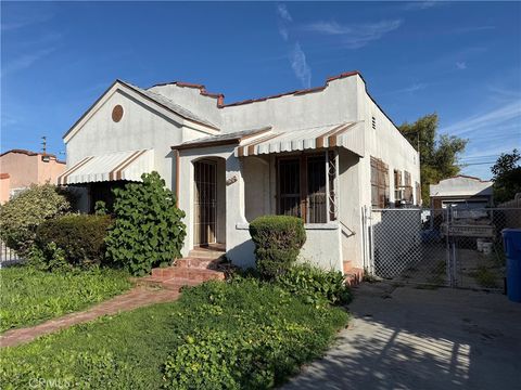 Photo of 923 E 85th Street, Los Angeles, CA 90001 (MLS # PW26056497)
