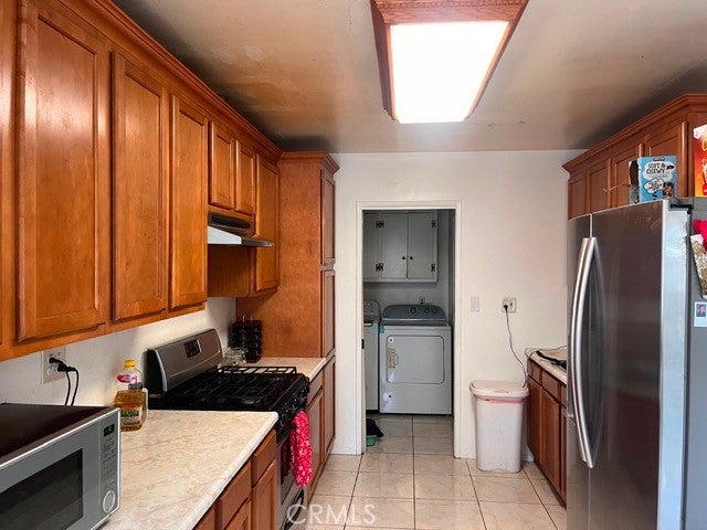 12427 Sungrove
