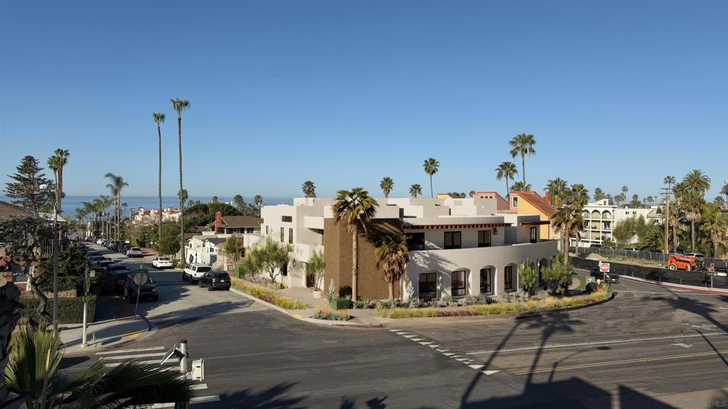 6710 La Jolla Blvd 201