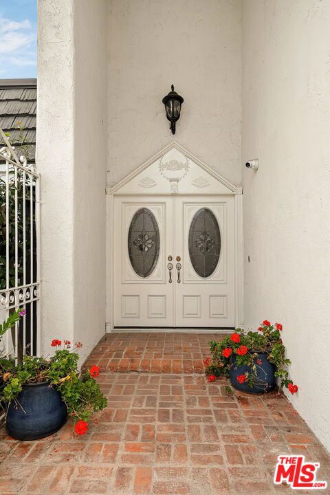 3010 Stoner Avenue, Los Angeles CA 90066