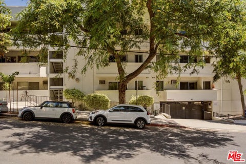 Photo of 960 Larrabee Street #117, West Hollywood, CA 90069 (MLS # 26876977)