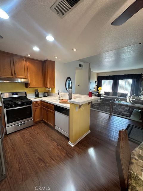 21245 Camelia 27 Lake Forest CA 92630