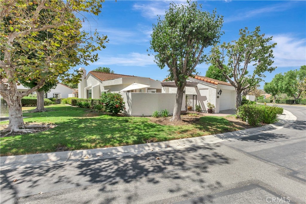 32065 Via Flores