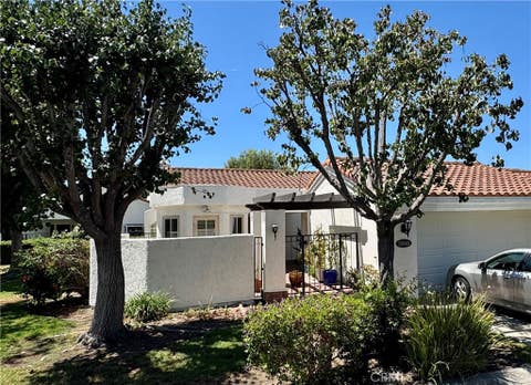 Photo of 32065 Via Flores, San Juan Capistrano, CA 92675 (MLS # OC26179358)