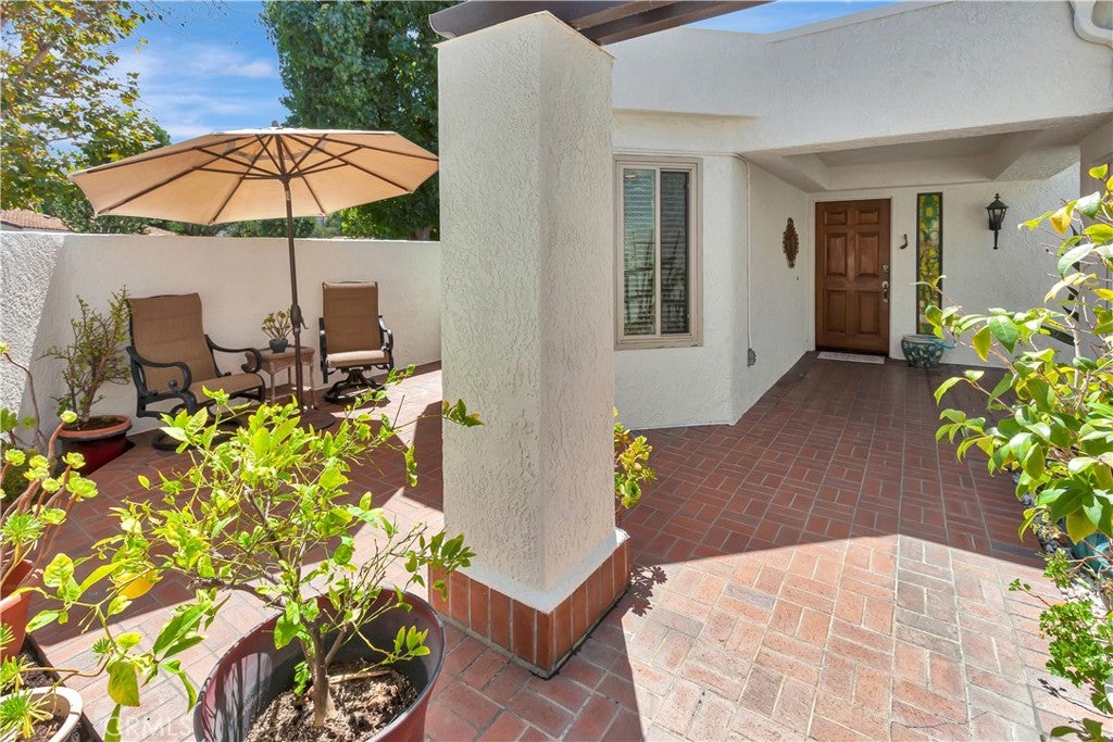 32065 Via Flores
