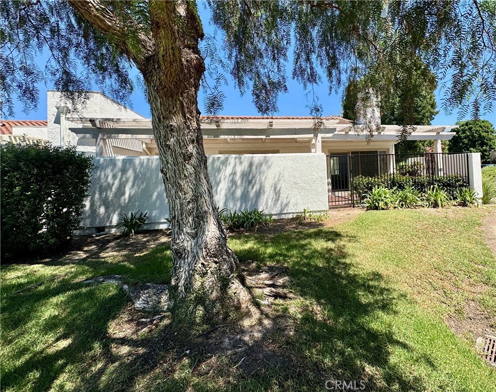 32065 Via Flores