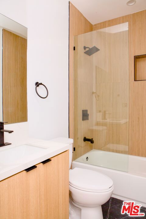 Properties 4 13463 Beach Avenue