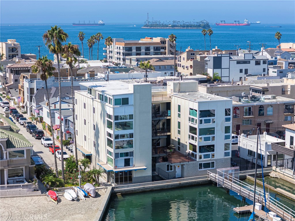 Stunning Peninsula Location with Sweeping Bay Views!
Experience coastal living at its best in this beautifully upgraded 1-bedroom, 1-bathroom unit offering expansive views of the bay. Recently renovated from top to bottom, the unit features brand-new plank flooring, sleek new cabinets, and quartz countertops paired with stainless steel appliances. The fully remodeled bathroom adds a modern touch, and new windows throughout enhance natural light and energy efficiency.
Enjoy the convenience of a dedicated subterranean parking space with additional storage. Just steps from the water, this is beachside living at its finest.