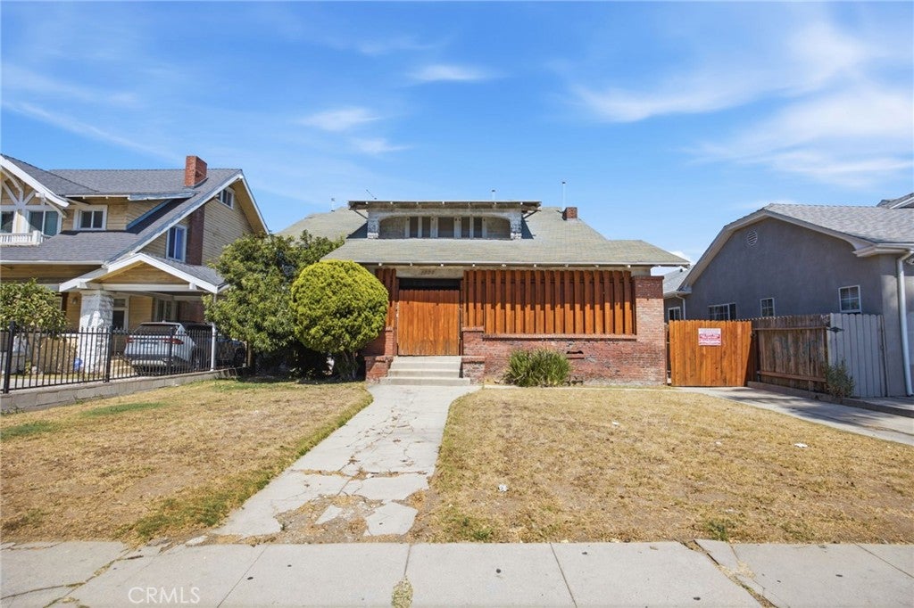 1338 4th AVE