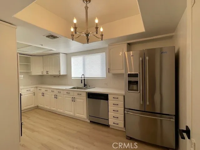 Sherman Oaks, California 91423, United States, 2 Bedrooms Bedrooms, ,3 BathroomsBathrooms,Residential,Active,234354