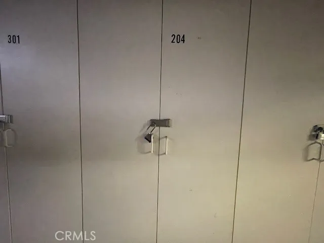 Sherman Oaks, California 91423, United States, 2 Bedrooms Bedrooms, ,3 BathroomsBathrooms,Residential,Active,234354