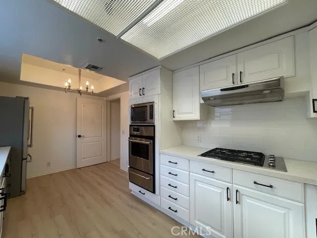 Sherman Oaks, California 91423, United States, 2 Bedrooms Bedrooms, ,3 BathroomsBathrooms,Residential,Active,234354