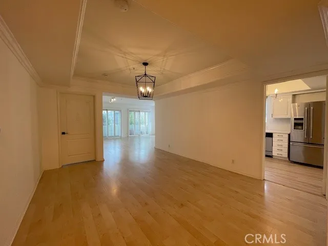 Sherman Oaks, California 91423, United States, 2 Bedrooms Bedrooms, ,3 BathroomsBathrooms,Residential,Active,234354