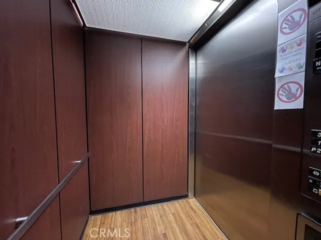 Sherman Oaks, California 91423, United States, 2 Bedrooms Bedrooms, ,3 BathroomsBathrooms,Residential,Active,234354