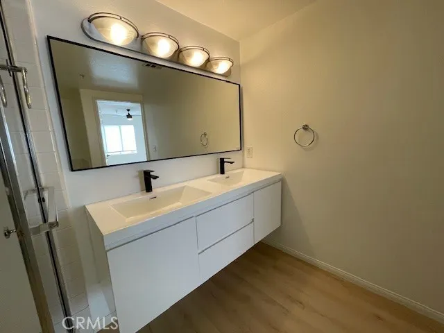 Sherman Oaks, California 91423, United States, 2 Bedrooms Bedrooms, ,3 BathroomsBathrooms,Residential,Active,234354