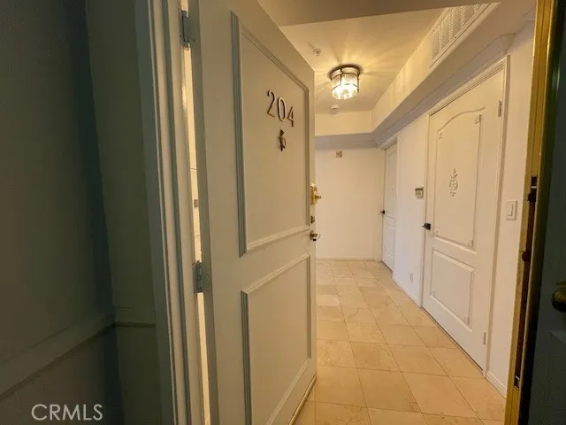 Sherman Oaks, California 91423, United States, 2 Bedrooms Bedrooms, ,3 BathroomsBathrooms,Residential,Active,234354