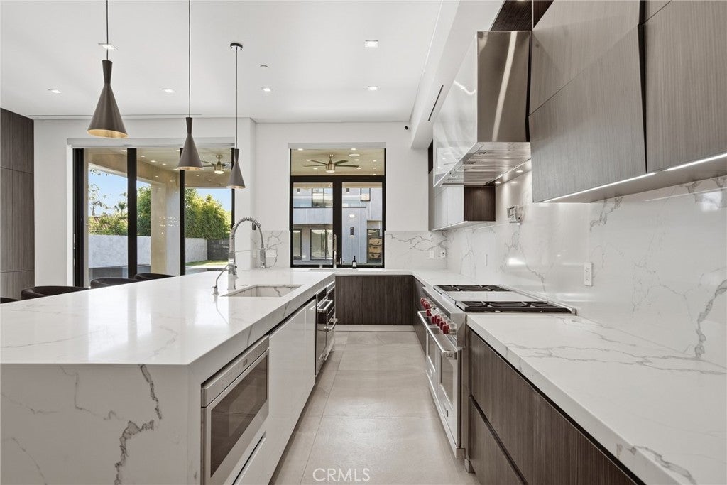 5239 Avenida Hacienda