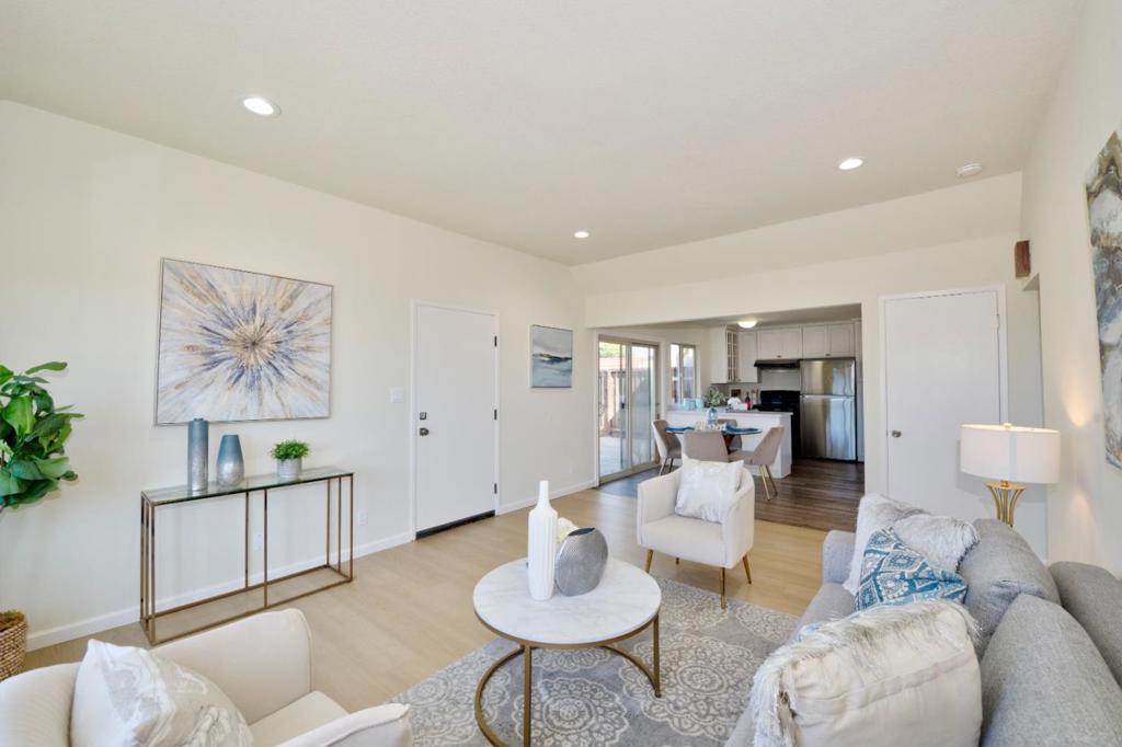 27785 Hummingbird Court