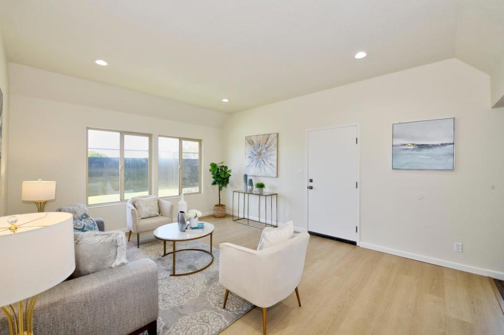 27785 Hummingbird Court