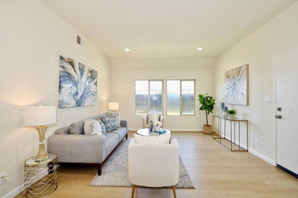 27785 Hummingbird Court