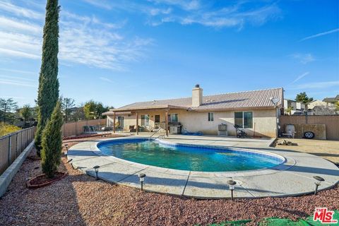 16185 Viho Road Apple Valley CA 92307