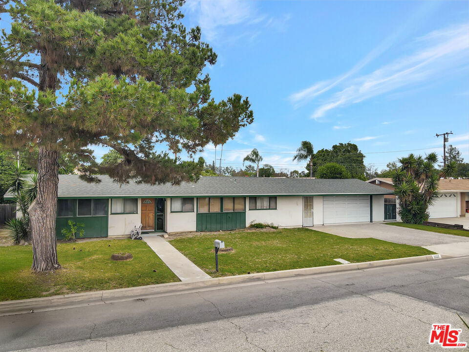 2327 W Sherway Street