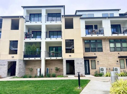 Photo of 250 Waters Park Circle, San Mateo, CA 94403 (MLS # ML82044953)