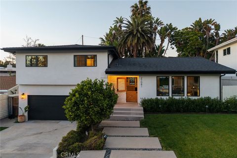 Photo of 27081 Calle Dolores, Capistrano Beach, CA 92624 (MLS # LG26037676)