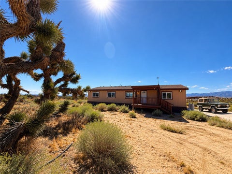 Photo of 1940 230th St W, Rosamond, CA 93560 (MLS # GD26214800)