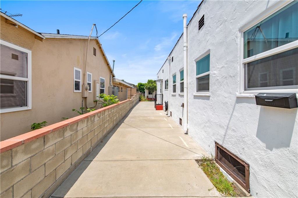 329 N Bushnell Avenue