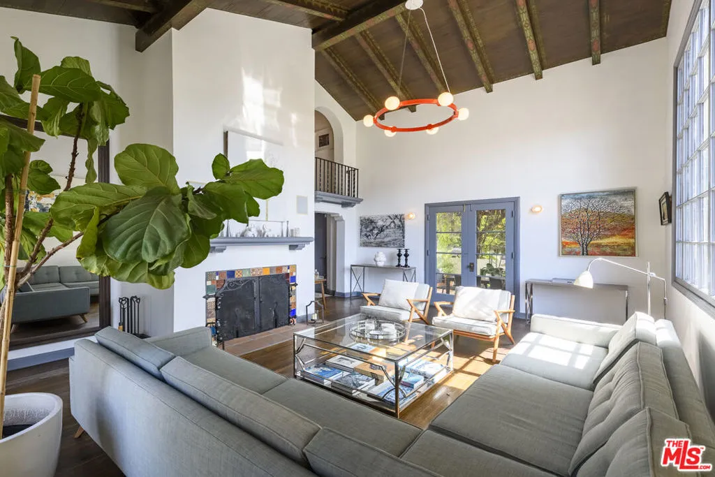 Los Angeles, California 90027, United States, 4 Bedrooms Bedrooms, ,4 BathroomsBathrooms,Residential,Active,116675