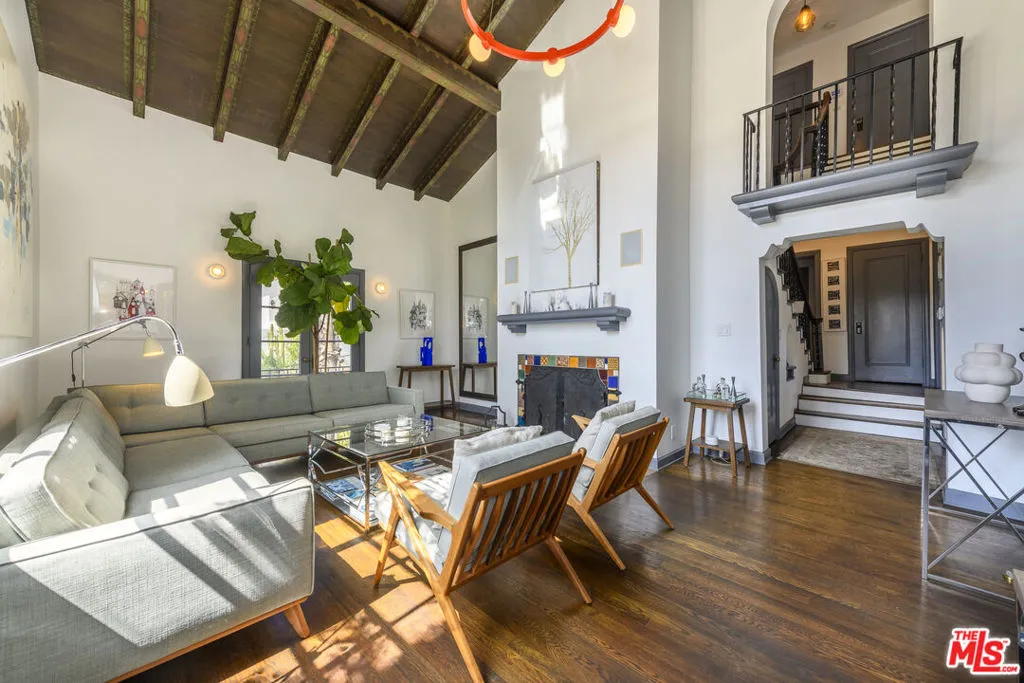 Los Angeles, California 90027, United States, 4 Bedrooms Bedrooms, ,4 BathroomsBathrooms,Residential,Active,116675