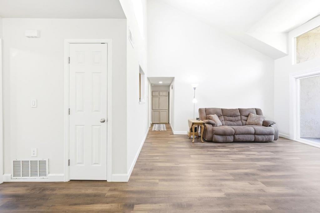 1485 De Rose Way 218