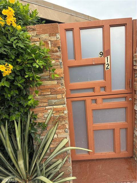 Photo of 912 E Chuckwalla Road, Palm Springs, CA 92262 (MLS # TR26076986)